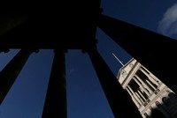 BoE giữ nguyên lãi suất trong bối cảnh nền kinh tế suy yếu