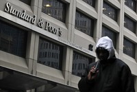 S&P Global sẽ xem xét lại tất cả các dự báo toàn cầu sau cú sốc thuế quan của Mỹ