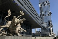 Cổ phiếu Trung Quốc "miễn nhiễm" trước áp lực thuế quan