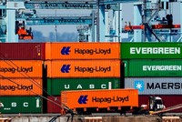 Mỹ hạ thuế 'de minimis' đối với hàng hóa Trung Quốc sau khi cảnh căng thẳng hạ nhiệt