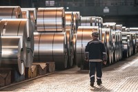 Tổng thống Trump tuyên bố tăng gấp đôi thuế thép và nhôm lên 50% 