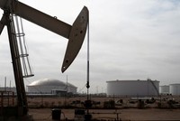 Dự trữ dầu toàn cầu tăng nhanh khi OPEC+ tăng nguồn cung