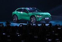 Cuộc chiến về giá, sự thoái lui hay tiến hóa của ngành công nghiệp xe điện Trung Quốc?