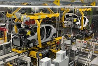 Ngành công nghiệp ô tô đối mặt với cú sốc chuỗi cung ứng lớn thứ ba trong vòng 5 năm