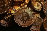 Bitcoin lần đầu tiên vượt mốc 120.000 USD