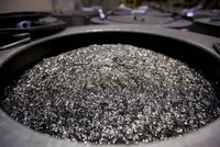 Xuất khẩu đất hiếm của Trung Quốc tăng vọt trở lại