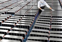 Cuộc đua sản xuất pin thể rắn đang sôi động trở lại