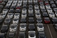 Thuế quan đang giáng một đòn mạnh vào các nhà sản xuất ô tô hàng đầu