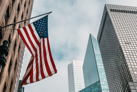 Cuộc đua giữa ngân hàng truyền thống và stablecoin đang nóng lên