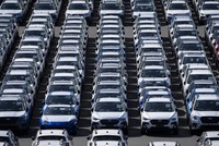 Tổng thống Trump ký sắc lệnh giảm thuế quan của Mỹ đối với ô tô Nhật Bản xuống 15%