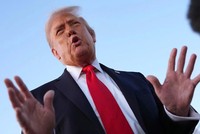 Tổng thống Trump: Fed nên hạ lãi suất nếu thị trường hoạt động tốt