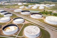 Thị trường dầu mỏ phớt lờ dự đoán về tình trạng dư cung