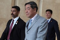 Phó Thủ tướng Trung Quốc Hà Lập Phong đến dự cuộc họp với phái đoàn thương mại Hoa Kỳ tại Kuala Lumpur cuối tuần qua