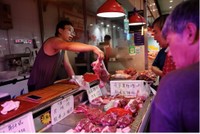 Trung Quốc hạ thuế chống bán phá giá đối với các nhà xuất khẩu thịt lợn châu Âu