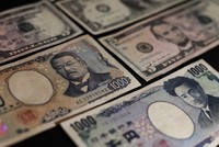 Biến động trên thị trường tiền tệ tăng vọt