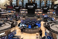 Cổ phiếu và trái phiếu đồng loạt giảm giữa cú sốc năng lượng, nhà đầu tư không còn "nơi trú ẩn”