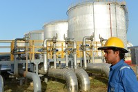 Cú sốc dầu Iran gợi nhớ khủng hoảng năm 1997, nhưng lịch sử có thể không lặp lại