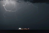 Việc phong tỏa eo biển Hormuz có thể làm trầm trọng thêm cuộc khủng hoảng năng lượng