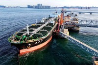Giá dầu Trung Quốc lập kỷ lục khi nguồn cung từ Ả Rập Xê Út bị gián đoạn