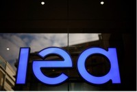 IEA tăng tốc xả dầu dự trữ trong bối cảnh nguồn cung gián đoạn