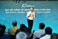 Ông Bolat Duisenov, Chủ tịch HĐQT Coteccons trình bày tại ĐHĐCĐ