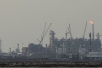 Châu Á tăng nhập khẩu LNG bất chấp giá tăng vọt