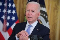 Tổng thống Mỹ Joe Biden trả lời câu hỏi từ báo giới tại Nhà Trắng. Ảnh: REUTERS