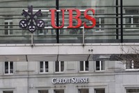 Sau sáp nhập: UBS có thể cắt giảm gần 1/3 nhân sự, UBS và Credit Suisse có khả năng bị điều tra hình sự