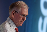 Nhà đầu tư huyền thoại Jeremy Grantham chỉ trích chiến lược yêu thích của Warren Buffett là thao túng giá cổ phiếu