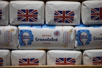 Đường của Anh phải trả phí bảo hiểm để thu hoạch sớm trong bối cảnh lo ngại về nguồn cung