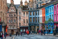 Tốc độ tăng tiền lương mạnh khiến Anh khó ghìm cương lạm phát 