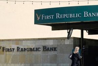 First Republic Bank phải đối mặt với khả năng hạn chế vay từ Fed