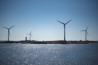 Một quốc gia đang thiếu trầm trọng lại đang bất ngờ dư thừa điện