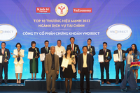 VNDIRECT nhận giải “Top 10 thương hiệu mạnh Việt Nam ngành dịch vụ tài chính ”