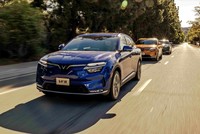 VinFast đã xuất khẩu 2 lô xe VF 8 đầu tiên tới Bắc Mỹ vào đầu năm 2023