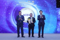 Ông Phạm Tuấn Long, Giám đốc ACBS Chi nhánh Hà Nội nhận vinh danh tại Diễn đàn VWAS 2025.
