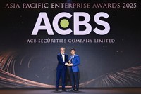 Ông Nguyễn Đức Hoàn, Tổng giám đốc ACBS nhận giải thưởng APEA
