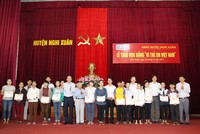 Học bổng “Vì trẻ em Việt Nam” đến với học sinh nghèo vượt khó Nghệ An, Hà Tĩnh