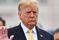 Ông Trump phủ nhận thông tin hoãn trừng phạt Huawei