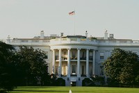 Sau Đức và Trung Quốc, Mỹ cũng tìm cách để kích thích kinh tế