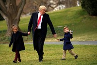 Tổng thống Mỹ Donald Trump và cháu. Ảnh: Reuters.