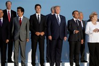 Các nhà lãnh đạo G7 và những vị khách được mời khác tại Hội nghị thượng đỉnh G7 đang diễn ra tại Pháp. Ảnh: Reuters

