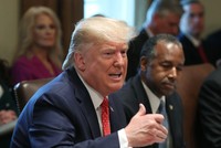 Tổng thống Mỹ Donald Trump trả lời phóng vấn tại cuộc họp tại Nhà Trắng ngày 19/11. Ảnh: Getty Images.