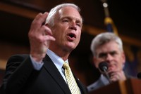 Thượng nghị sĩ Ron Johnson, Chủ tịch Ủy ban các vấn đề Chính phủ và An ninh Nội địa của Thượng viện Mỹ