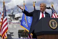 Tổng thống Mỹ Donald Trump tạ bang Wisconsin hôm 25/6. Ảnh: AP.