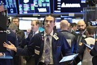 Giới đầu tư hoang mang bỏ chạy