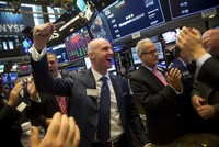 Nhận nhiều tin vui, giới đầu tư lại hồ hởi gom hàng