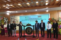 Cổ phiếu Thương mại và Dịch vụ Tiến Thành - TTH tăng trần trong ngày chào sàn