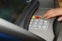 Có được phép rút tiền mặt từ tài khoản thấu chi?