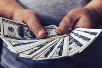 Standard Chartered: USD sẽ có xu hướng giảm giá trong những tháng tới